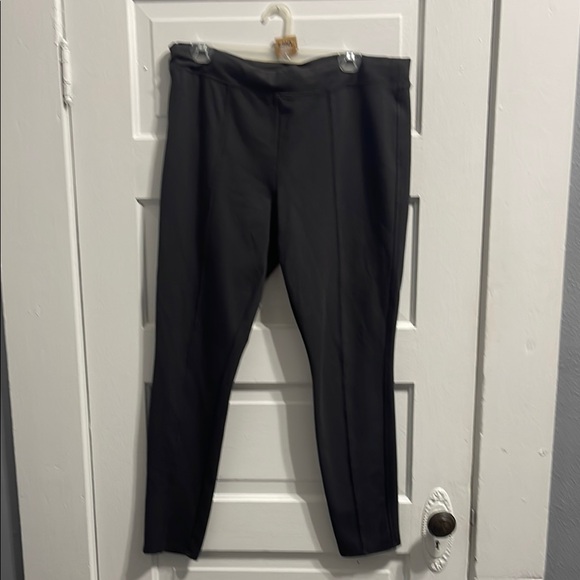 L110 STYLUS Black Leggings - Picture 1 of 4